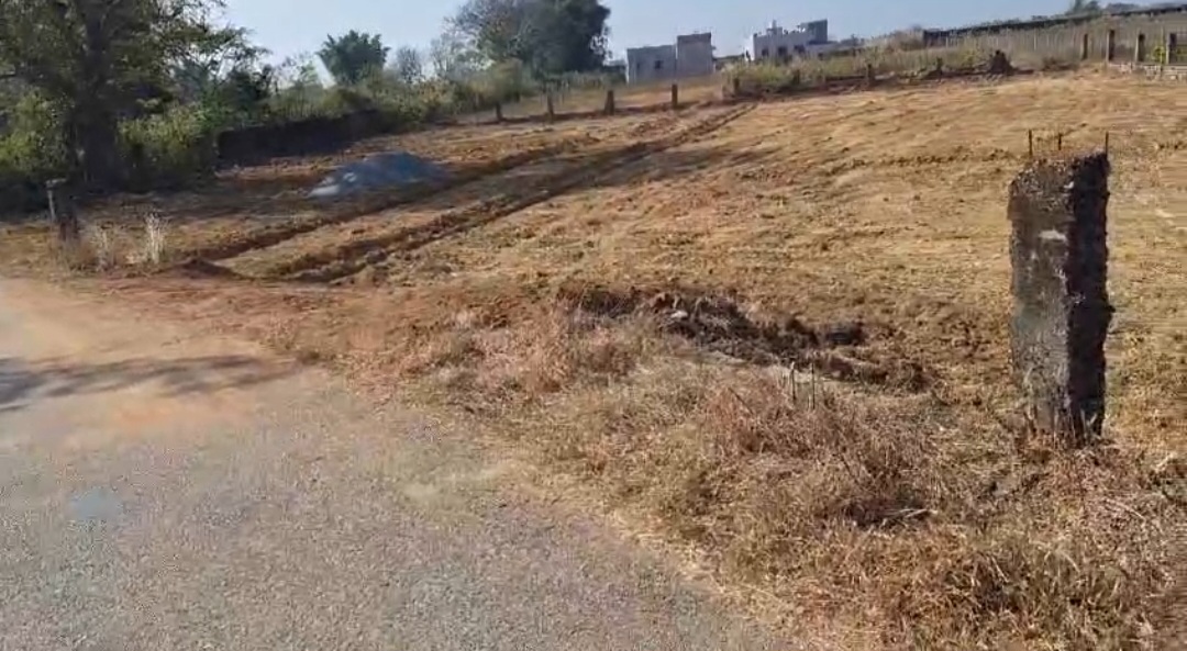 Plot near YBN university - Image 3