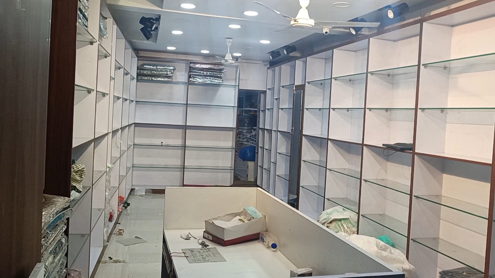 Furnished Shop in Upper Bazaar — Photo 4